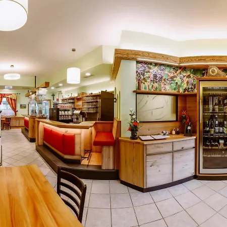 Freiensteinerhof Superior 3* Sankt Peter-Freienstein